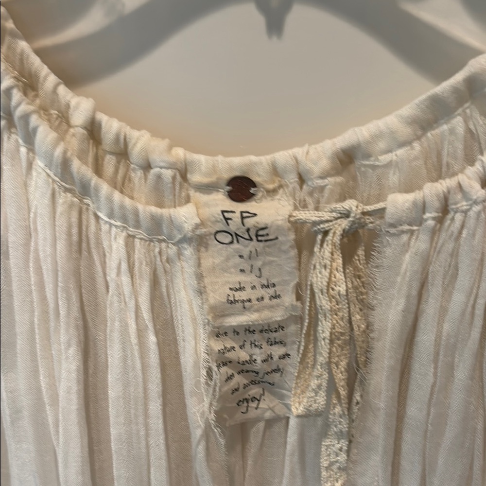 Chic Cream Free People Blouse with Lace Details - Picture 2 of 6